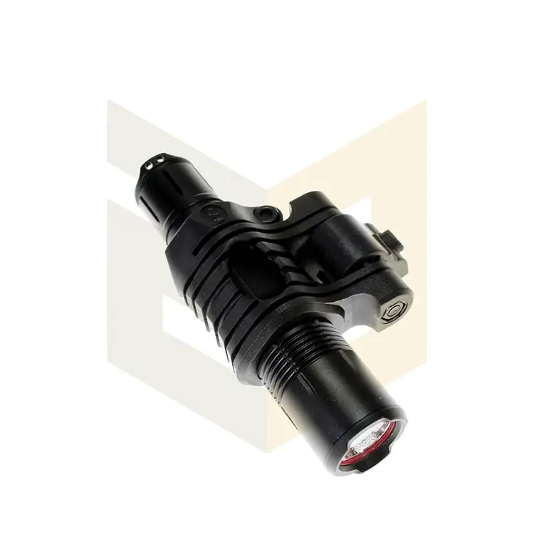 פנס TFL01 של IDS לחיילים ושוטרים – בתוך מתאם פנס לצורך הדגמה