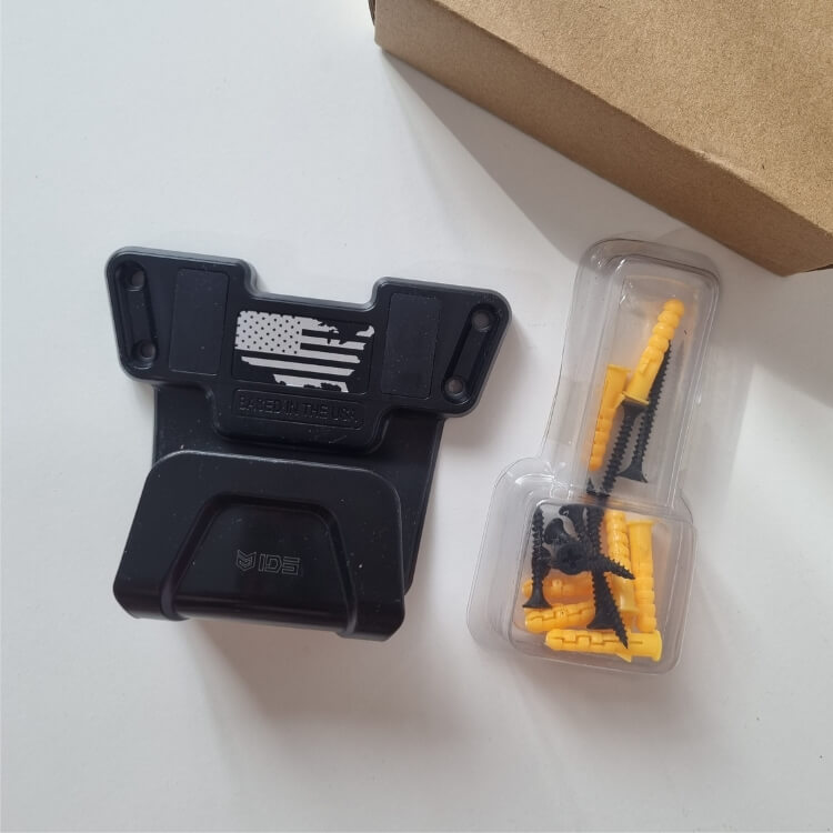 מתקן מגנטי לאקדח – מתאים לסוגים שונים של אקדחים