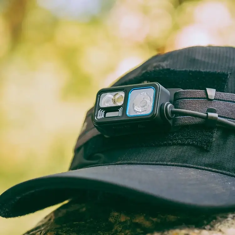 פנס ראש טקטי על כובע