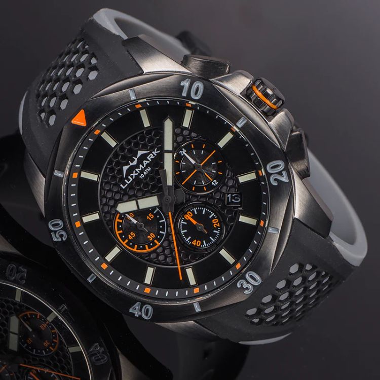 שעון עמיד במים תצוגה