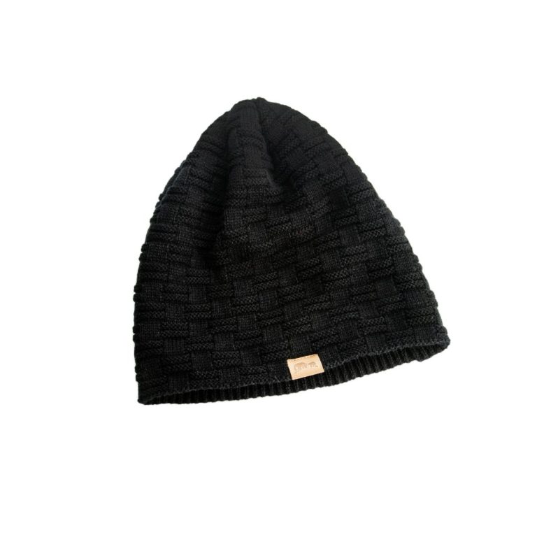 כובע שחור מבט נוסף